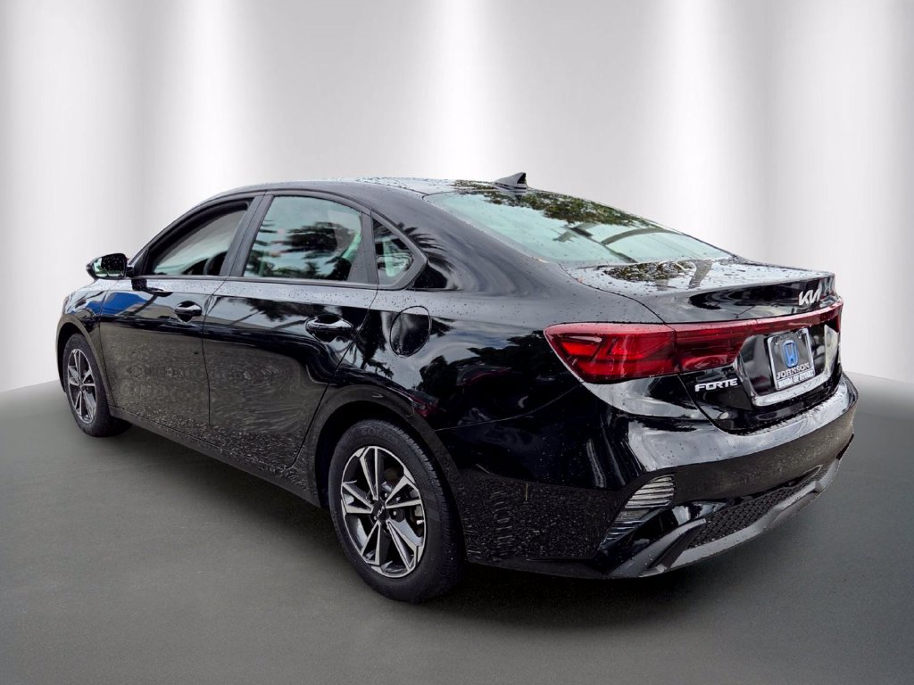 Used 2024 Kia Forte LXS w/ LXS Technology Package FWD image 5