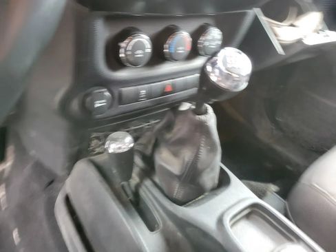 Used 2017 Jeep Wrangler Sport w/ Quick Order Package 23S AWD/4WD image 10