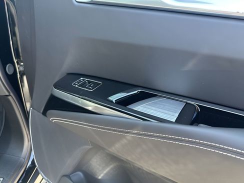 New 2026 Cadillac Escalade ESV Platinum Sport w/ LPO, ONYX Package AWD/4WD image 16