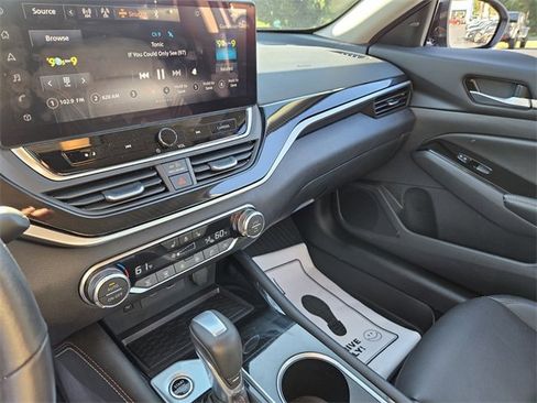 Used 2024 Nissan Altima 2.0 SR image 21