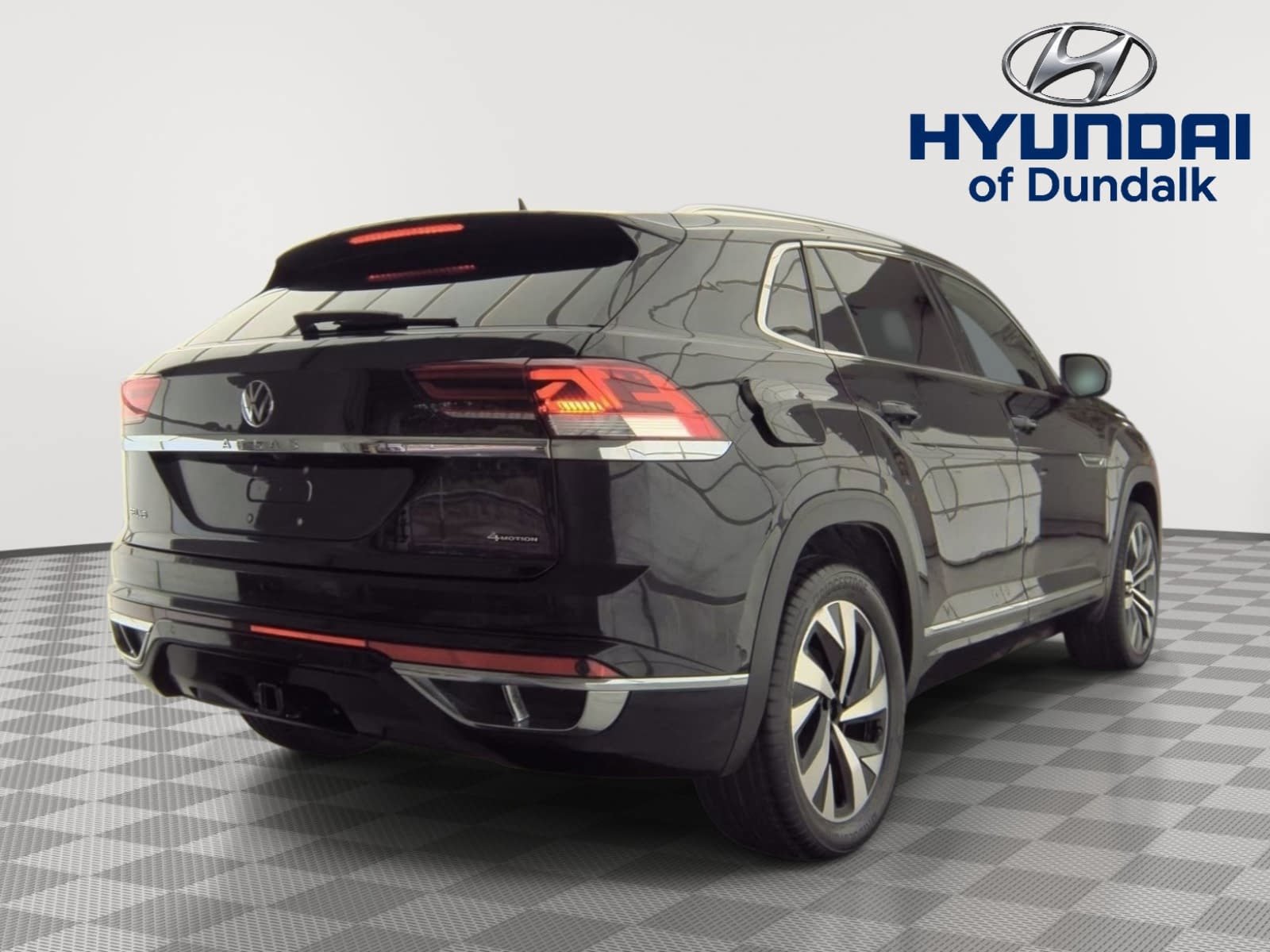 Used 2023 Volkswagen Atlas Cross Sport SEL Premium R-Line AWD/4WD image 2