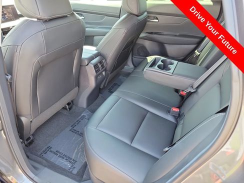 Used 2025 Nissan Murano SV FWD image 25