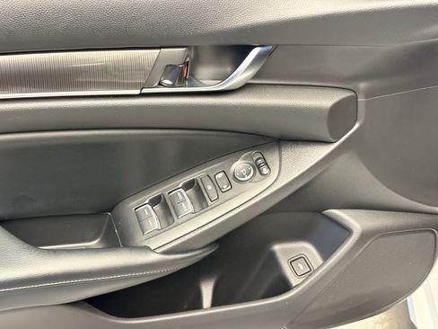 Used 2018 Honda Accord Sport image 10