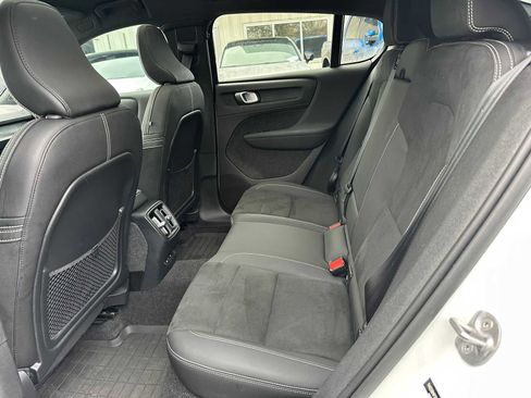 Certified 2023 Volvo C40 P8 Recharge Ultimate image 13