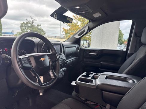 Used 2020 Chevrolet Silverado 1500 Custom w/ Custom Value Package AWD/4WD image 11