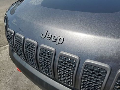 Used 2021 Jeep Cherokee Trailhawk AWD/4WD image 29