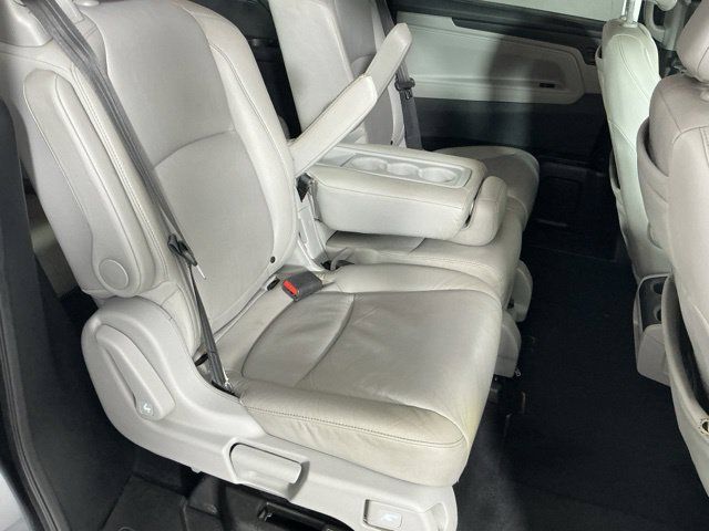 Used 2018 Honda Odyssey Touring image 12