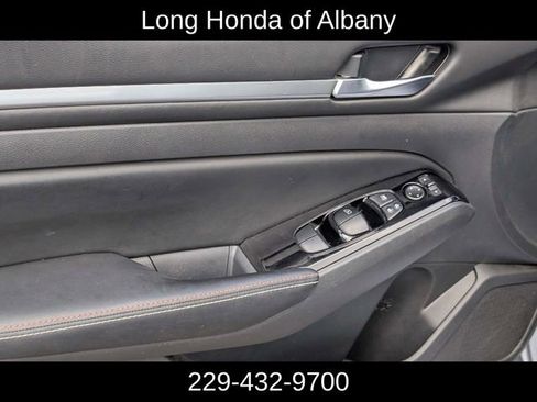 Used 2024 Nissan Altima 2.5 SR w/ SR Premium Package FWD image 12