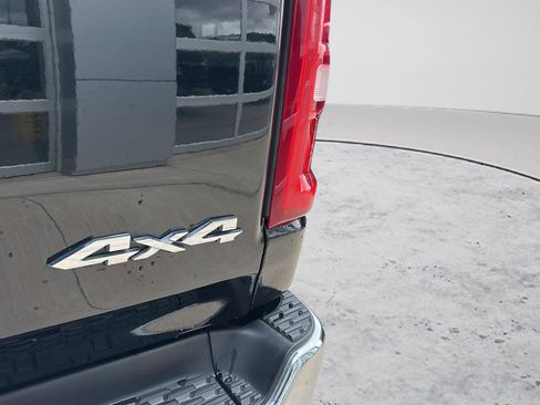 Used 2025 RAM 1500 Big Horn AWD/4WD image 10