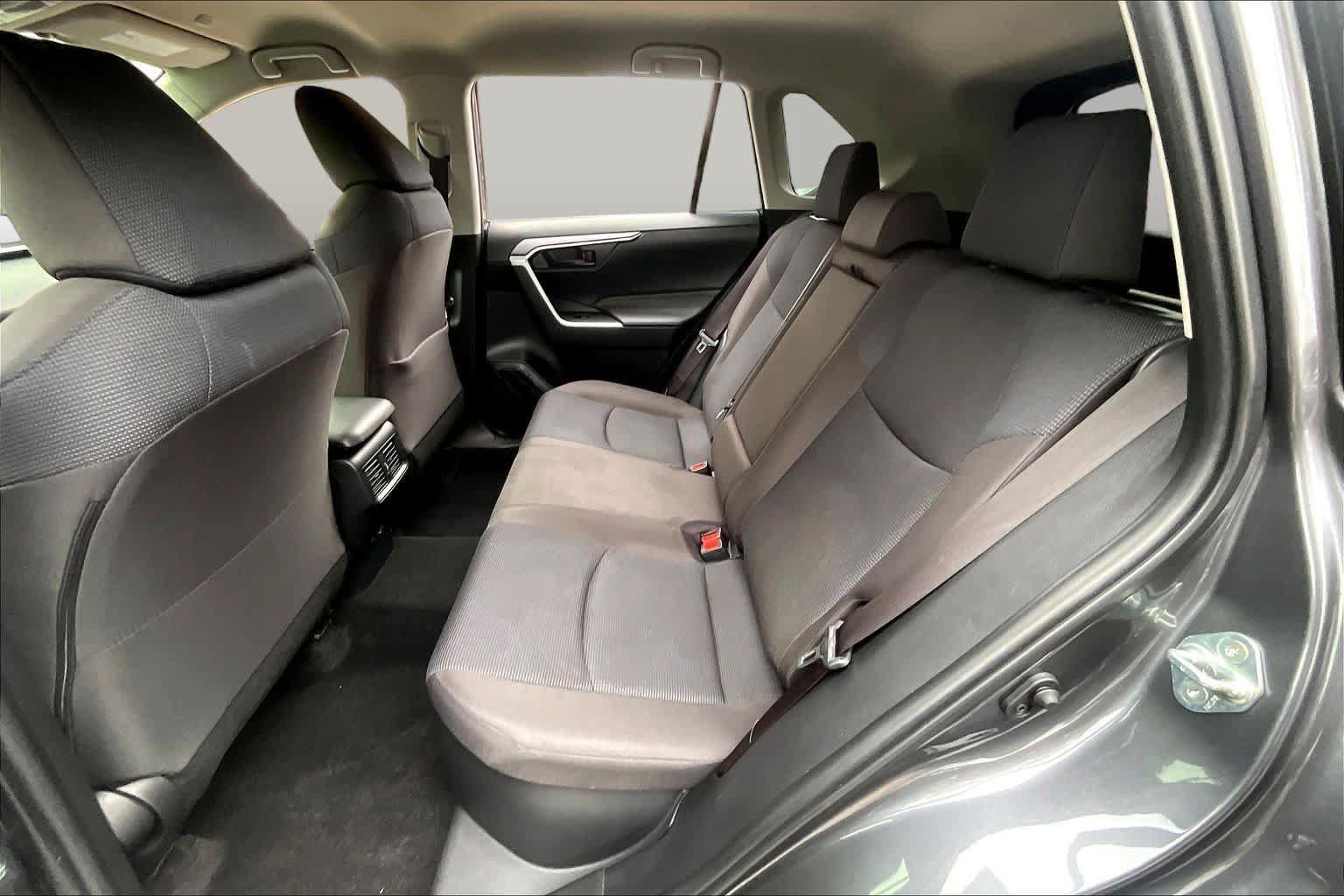 Used 2024 Toyota RAV4 LE AWD/4WD image 19