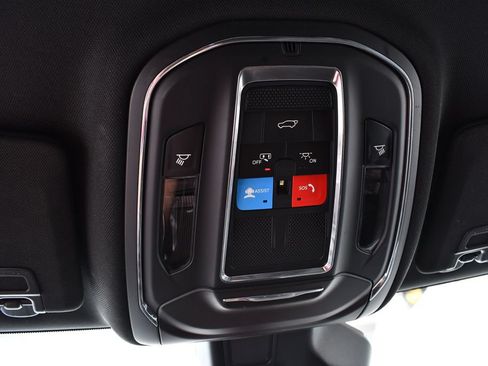 Used 2023 Jeep Grand Cherokee Altitude AWD/4WD image 35