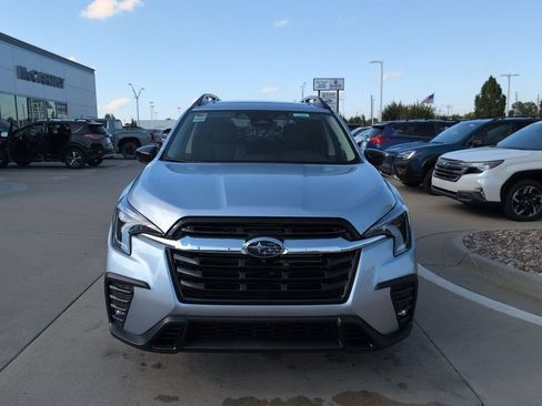 Used 2025 Subaru Ascent Limited image 3