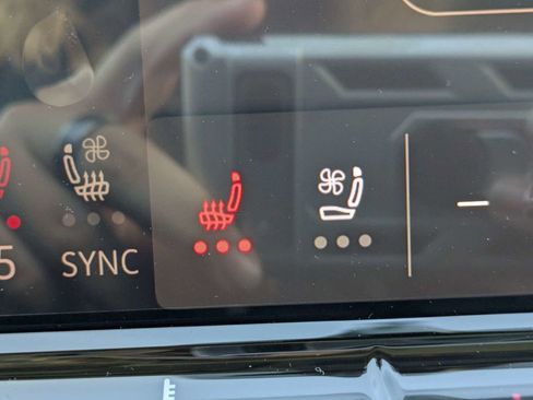 New 2026 Volkswagen Atlas SE FWD image 25