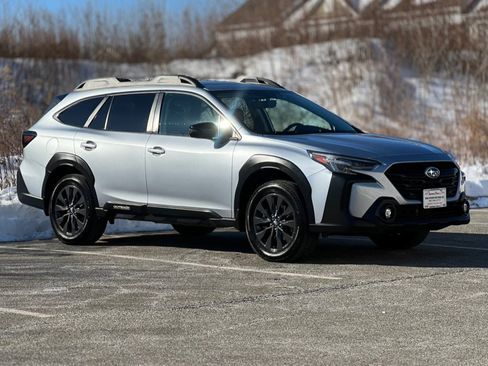 Used 2023 Subaru Outback Onyx Edition image 2