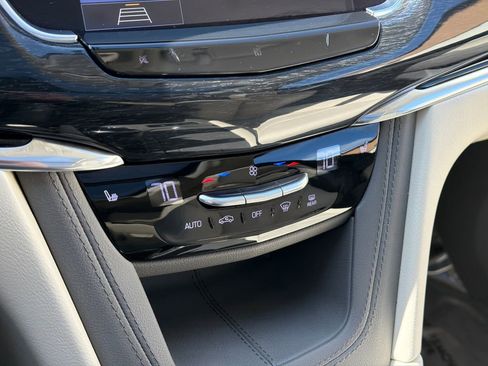 Used 2020 Cadillac XT6 Premium Luxury w/ LPO, Floor Liner Package image 33