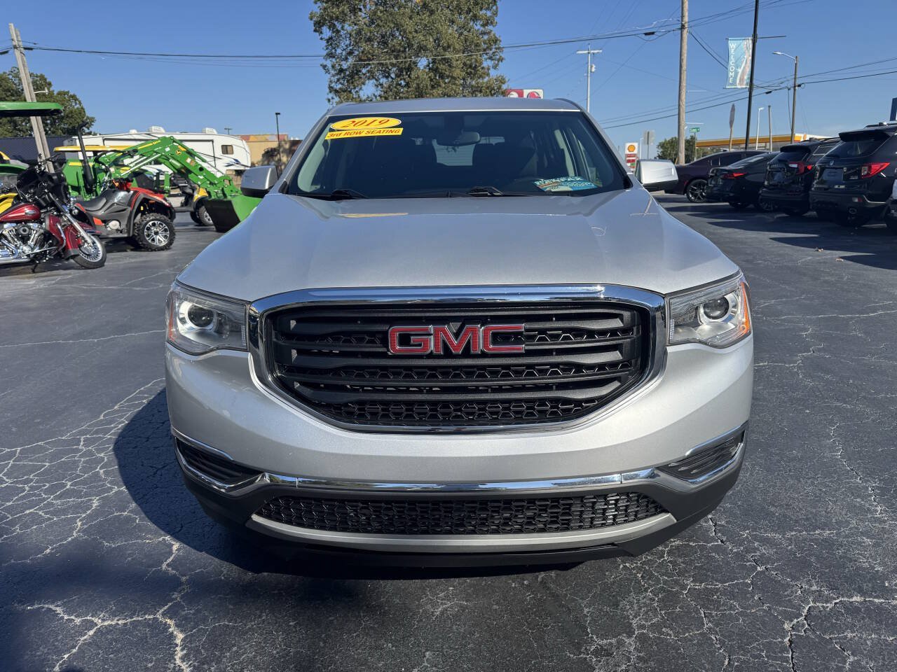 Used 2019 GMC Acadia SLE w/ LPO, Black Accent Package FWD image 9
