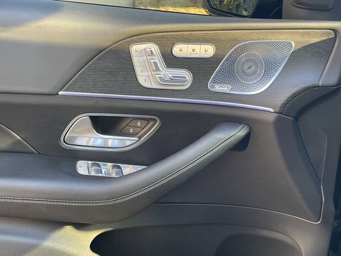 Certified 2025 Mercedes-Benz GLS 450 4MATIC image 19