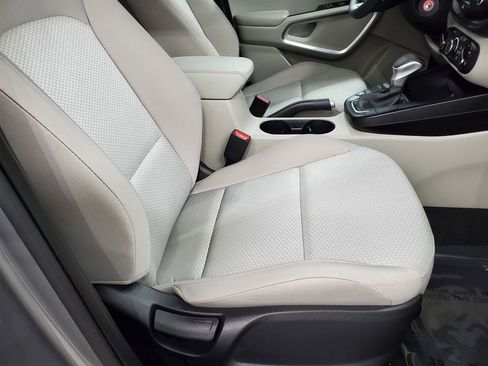 Used 2025 Kia Soul LX image 19