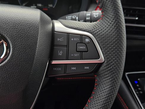 Certified 2026 Toyota Sienna XSE FWD image 21