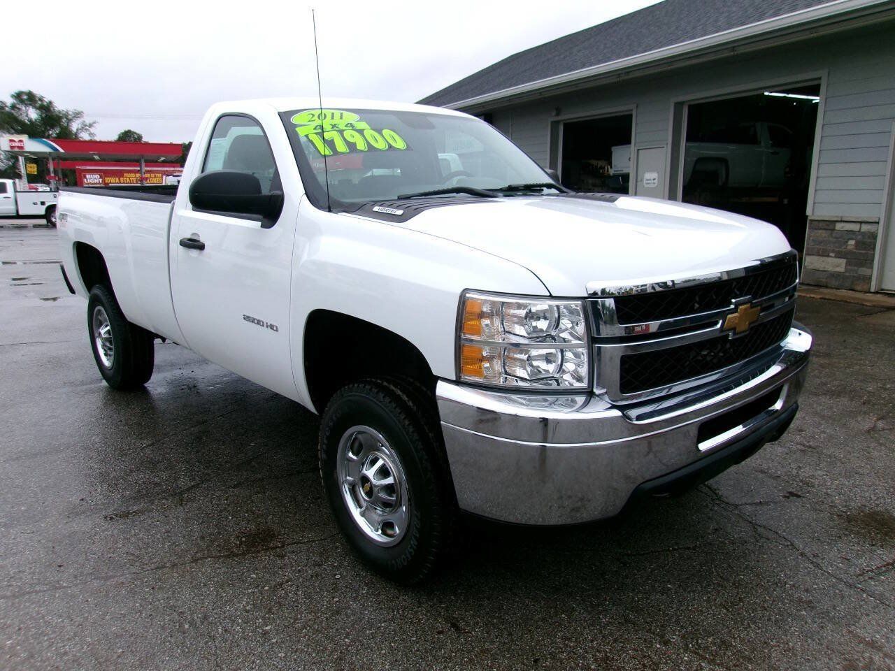 Used 2011 Chevrolet Silverado 2500 W/T w/ Snow Plow Prep Package AWD/4WD image 9