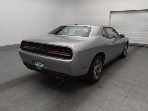Used 2017 Dodge Challenger SXT RWD image 9