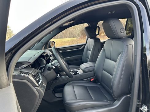 Used 2024 GMC Acadia Elevation image 35