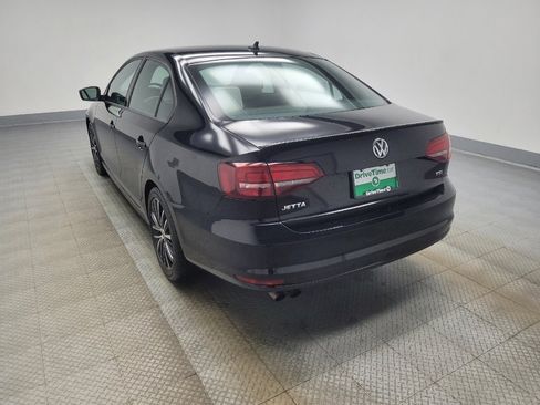 Used 2016 Volkswagen Jetta Sport image 5