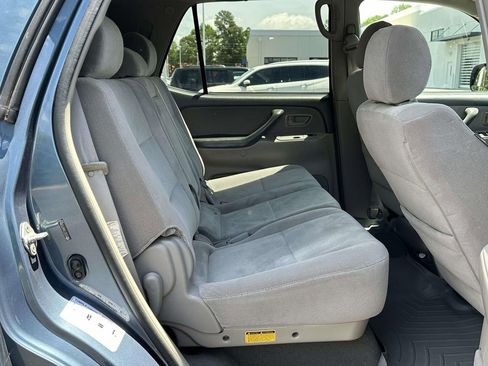 Used 2007 Toyota Sequoia SR5 RWD image 7