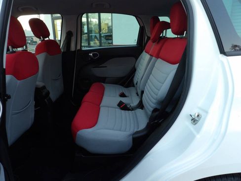 Used 2014 FIAT 500L Easy w/ Popular Equipment Group FWD image 9