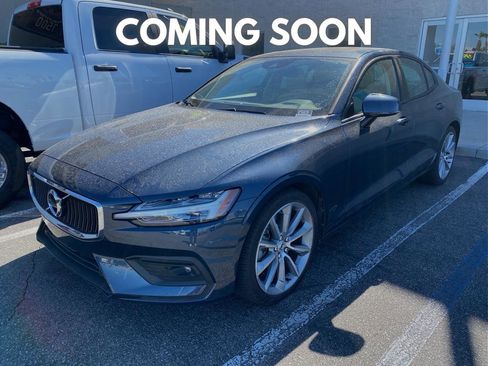 Used 2021 Volvo S60 T6 Momentum w/ Premium Package AWD/4WD image 1