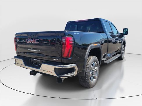 New 2026 GMC Sierra 3500 SLT w/ SLT Premium Package AWD/4WD image 4