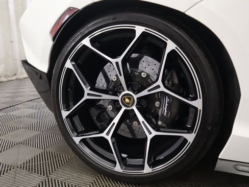 Used 2024 Lamborghini Revuelto AWD/4WD image 29