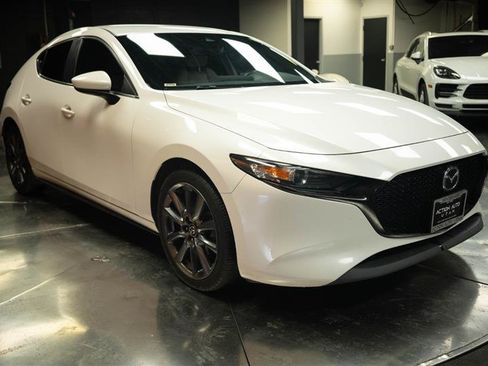 Used 2020 MAZDA MAZDA3 Hatchback w/ Preferred Package FWD image 5