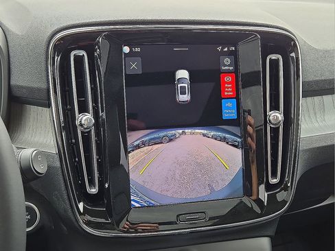 New 2026 Volvo XC40 B5 Core image 26