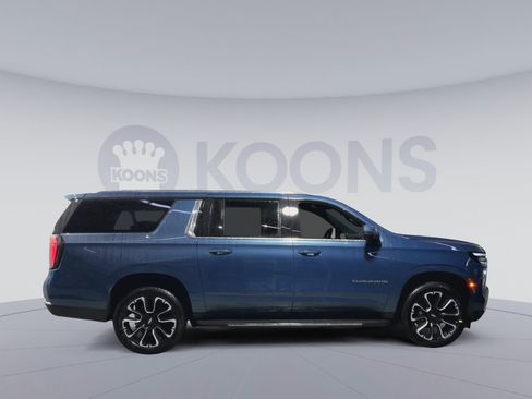 New 2026 Chevrolet Suburban LT w/ Comfort Package AWD/4WD image 12