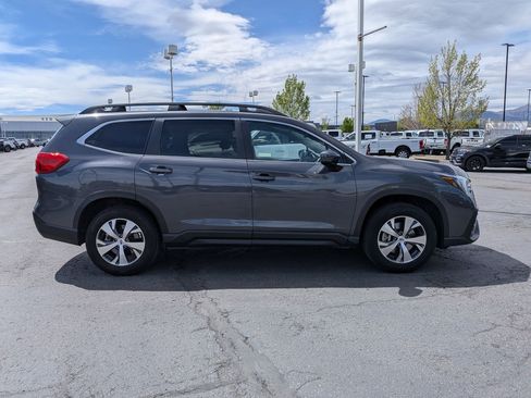 Used 2025 Subaru Ascent Premium AWD/4WD image 2