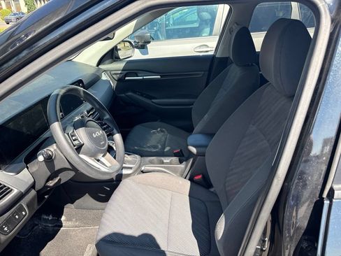 Used 2024 Kia Seltos LX AWD/4WD image 6