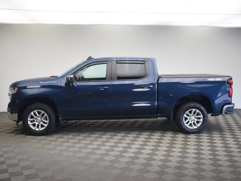 Used 2022 Chevrolet Silverado 1500 LT AWD/4WD image 13