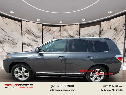 Used 2012 Toyota Highlander Limited w/ Tow Pkg AWD/4WD image 8