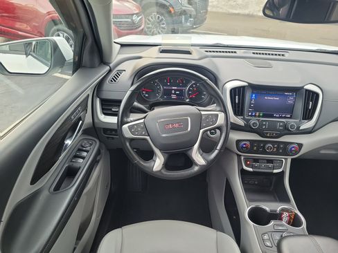 Used 2024 GMC Terrain SLT w/ Infotainment Package II image 11