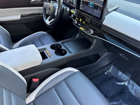 Used 2024 Honda Prologue Touring image 34