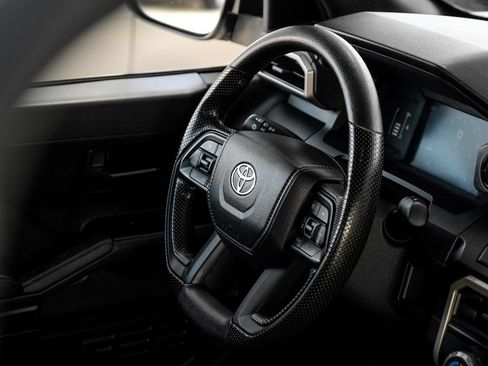 Used 2025 Toyota Tacoma SR RWD image 10
