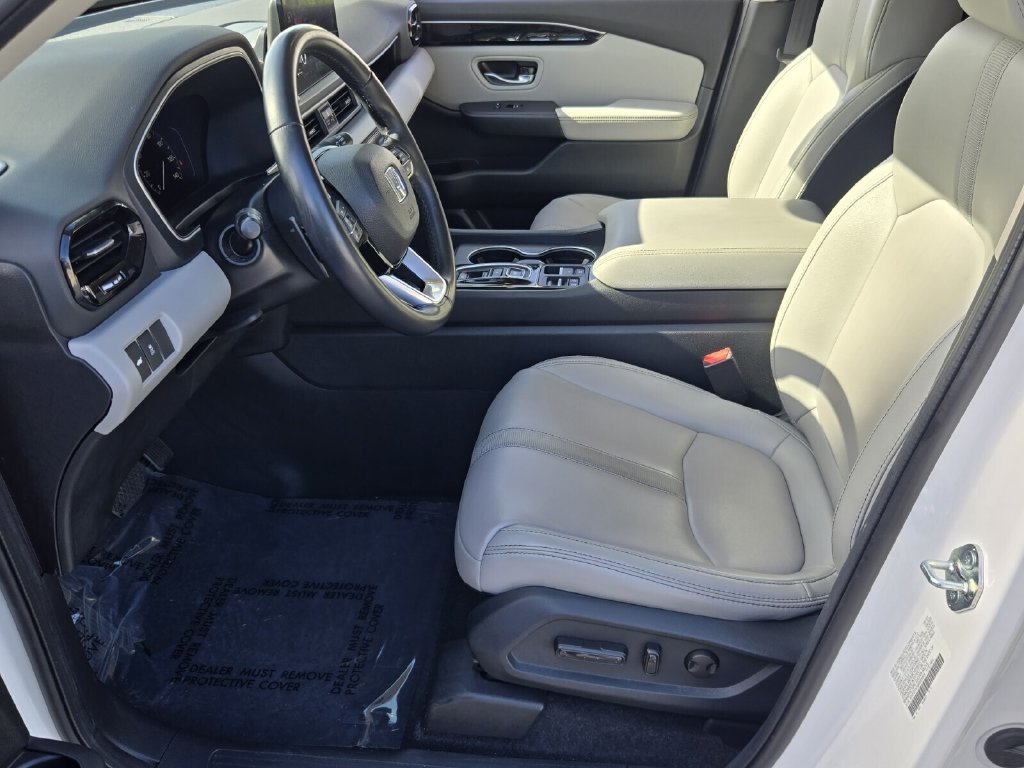 Used 2024 Honda Pilot Touring image 10