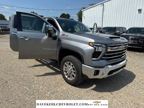 Certified 2025 Chevrolet Silverado 2500 LTZ w/ LTZ Plus Package AWD/4WD image 35