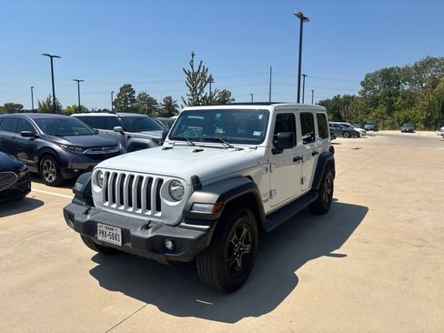 Used 2021 Jeep Wrangler Unlimited Sport w/ Sun And Sound Package AWD/4WD image 4