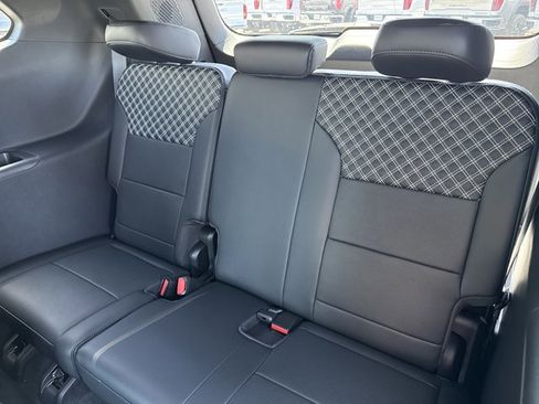 New 2026 GMC Acadia Denali w/ Super Cruise Package FWD image 7
