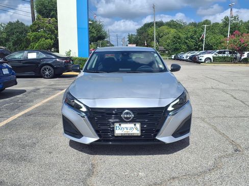 Used 2024 Nissan Altima 2.5 SV FWD image 20