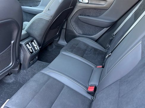 Used 2023 Volvo XC40 Recharge Ultimate w/ Protection Package Premier AWD/4WD image 12