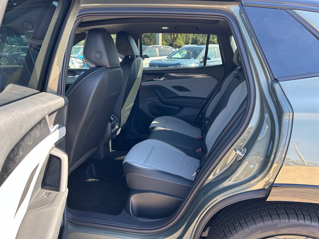 New 2026 Volkswagen Tiguan SE R-Line FWD image 47