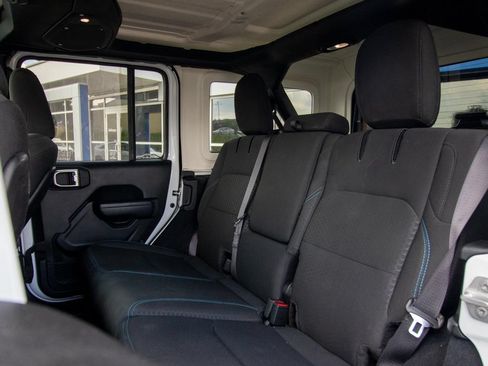 Used 2024 Jeep Wrangler Unlimited Rubicon 4xe AWD/4WD image 9